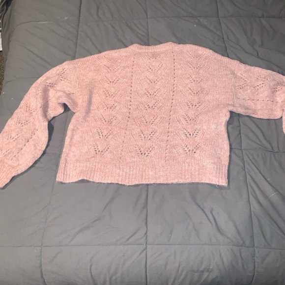 AE cropped top sweater. Color Blush - Picture 4 of 4